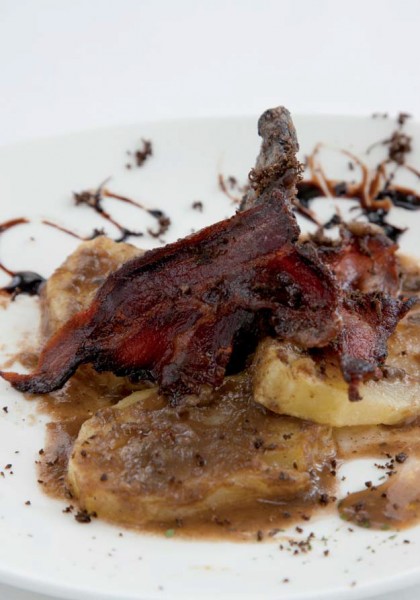 Carrilleras de Ternera con Trufa y Crujiente de Bacon. Restaurante El Paréntesis.