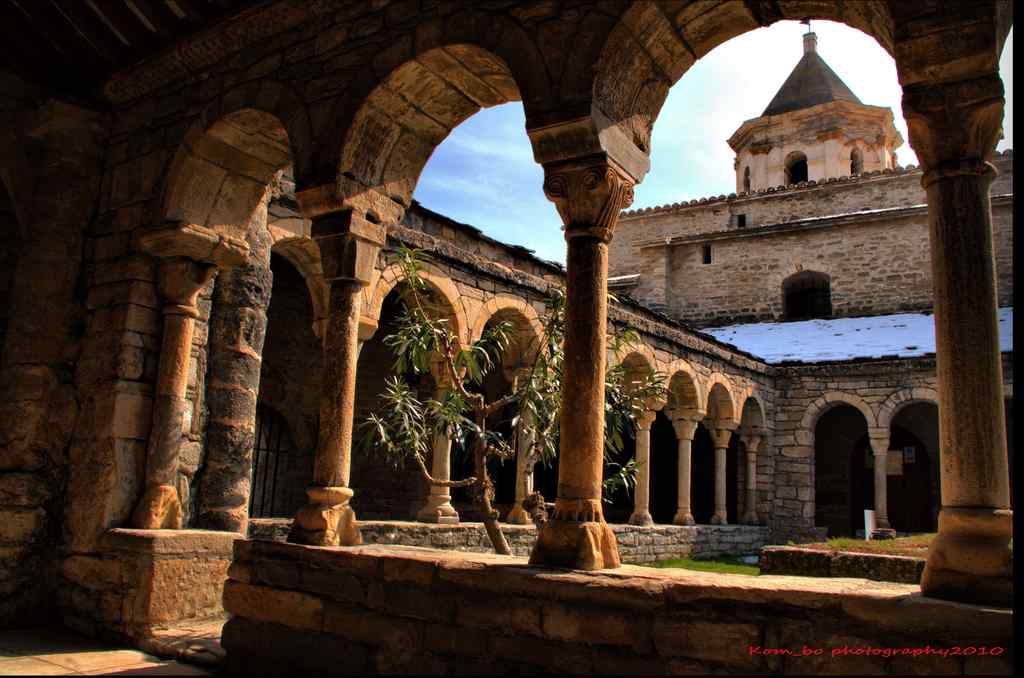 Roda de Isábena ⛪️ el pueblo más pequeño de España con Catedral