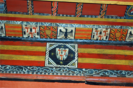 Motivos heraldicos en el alfarje mudejar del Palacio Villahermosa
