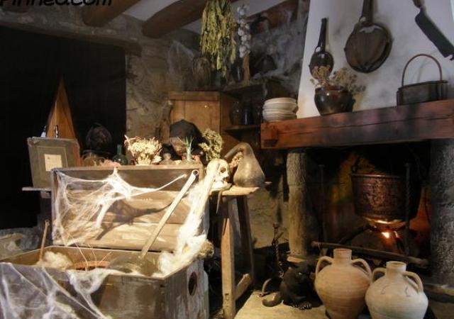 Museo de las Brujas. Fuente: http://www.cuevadeloso.com/web-cueva-oso-tella/museo-bruja