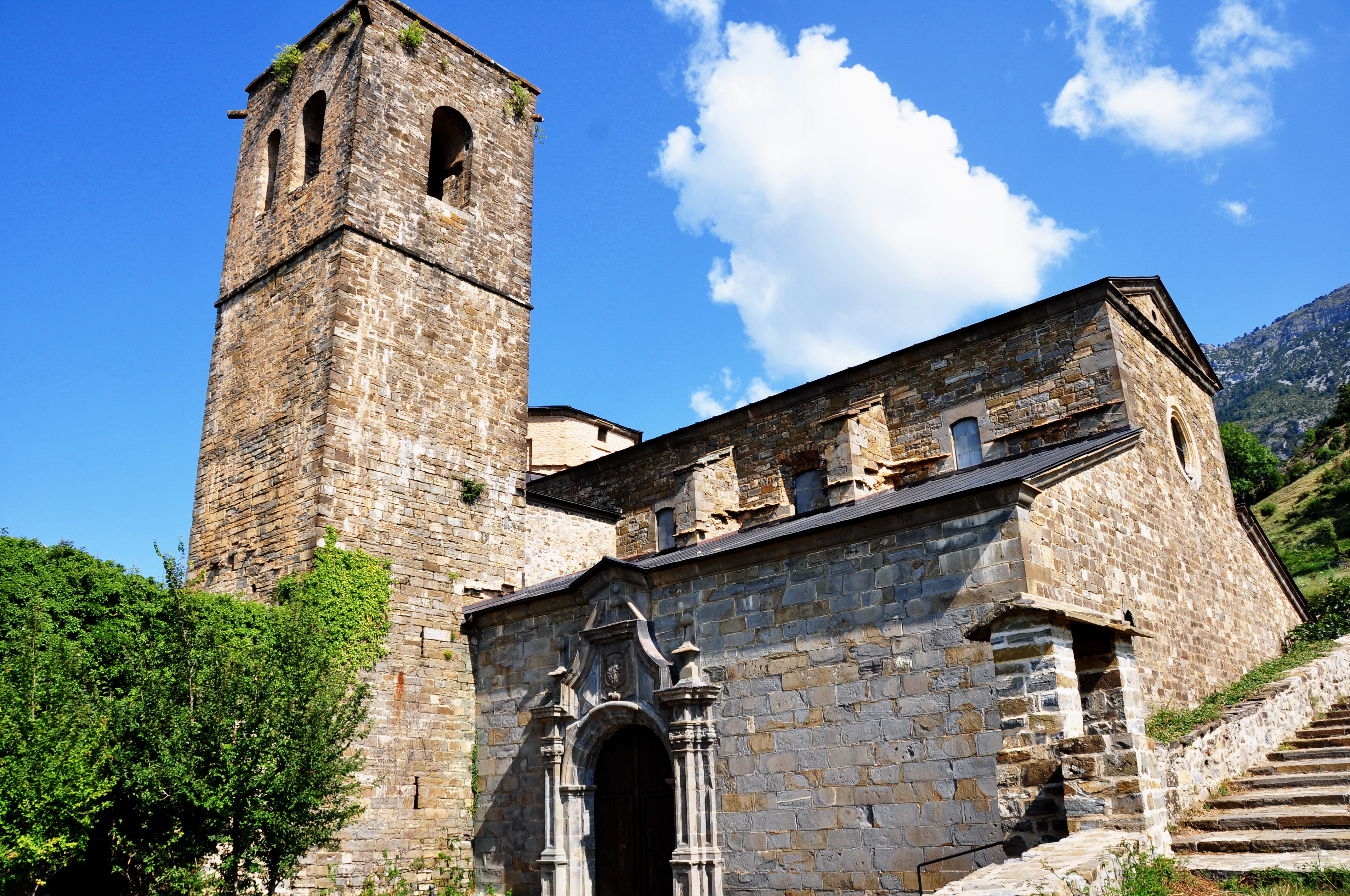 Visitas guiadas al Monasterio de San Victorián en el Pueyo de Araguás ⛪️👑