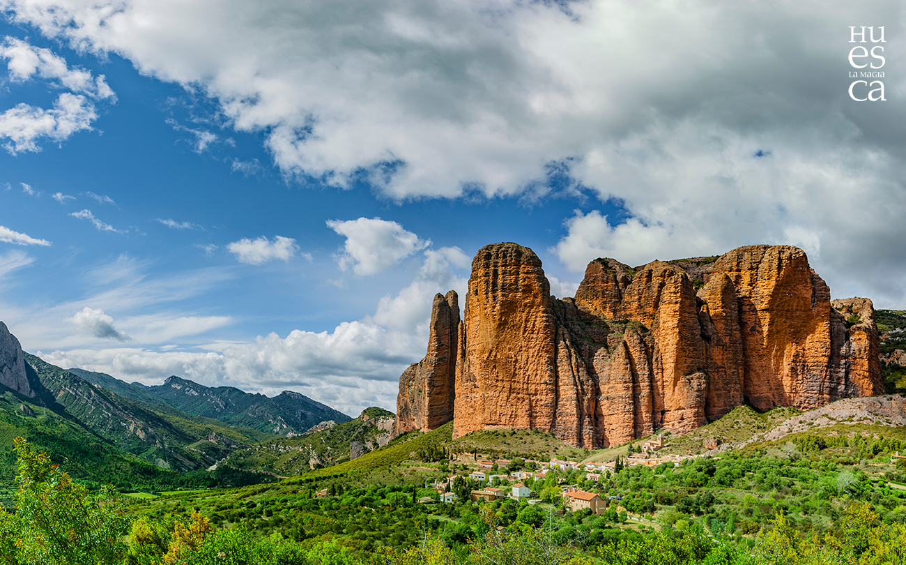 Explora los tesoros cercanos a Huesca en el Bus Turístico 🚎💚 7 rutas para un verano inolvidable ☀️