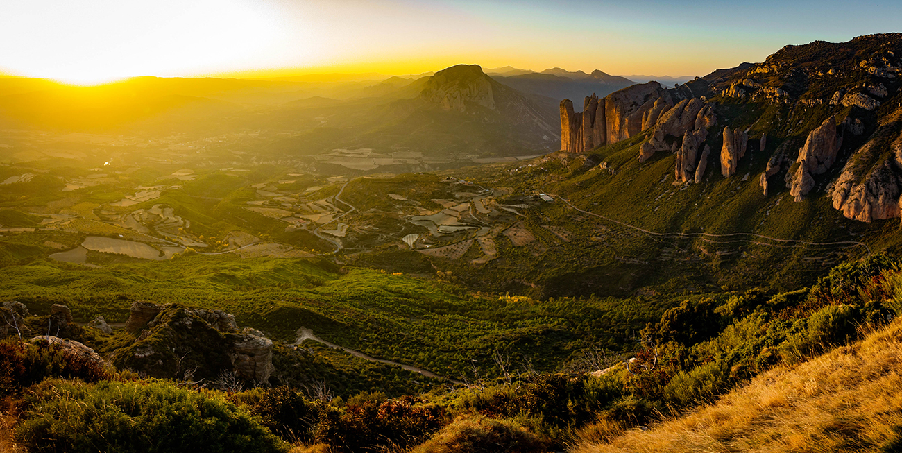 El Mirador de los Buitres 🦅🌅 El mirador más bonito para ver atardecer en Huesca