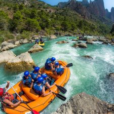 5 lugares donde hacer rafting en Huesca 💦, Pirineo y Prepirineo 🚣‍♀️🏔️🌳