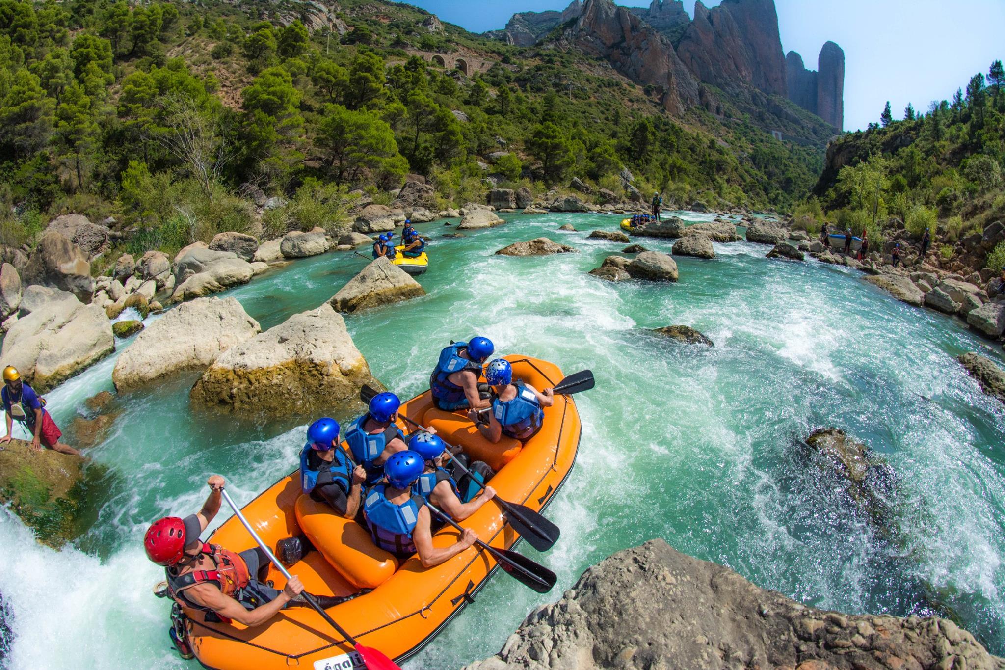5 places to go rafting in Huesca 💦, Pyrenees and Pre-Pyrenees 🚣 ♀️🏔️🌳