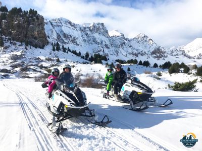 ¡Experiencias que enganchan! Excursiones guiadas en Motos de Nieve ❄️