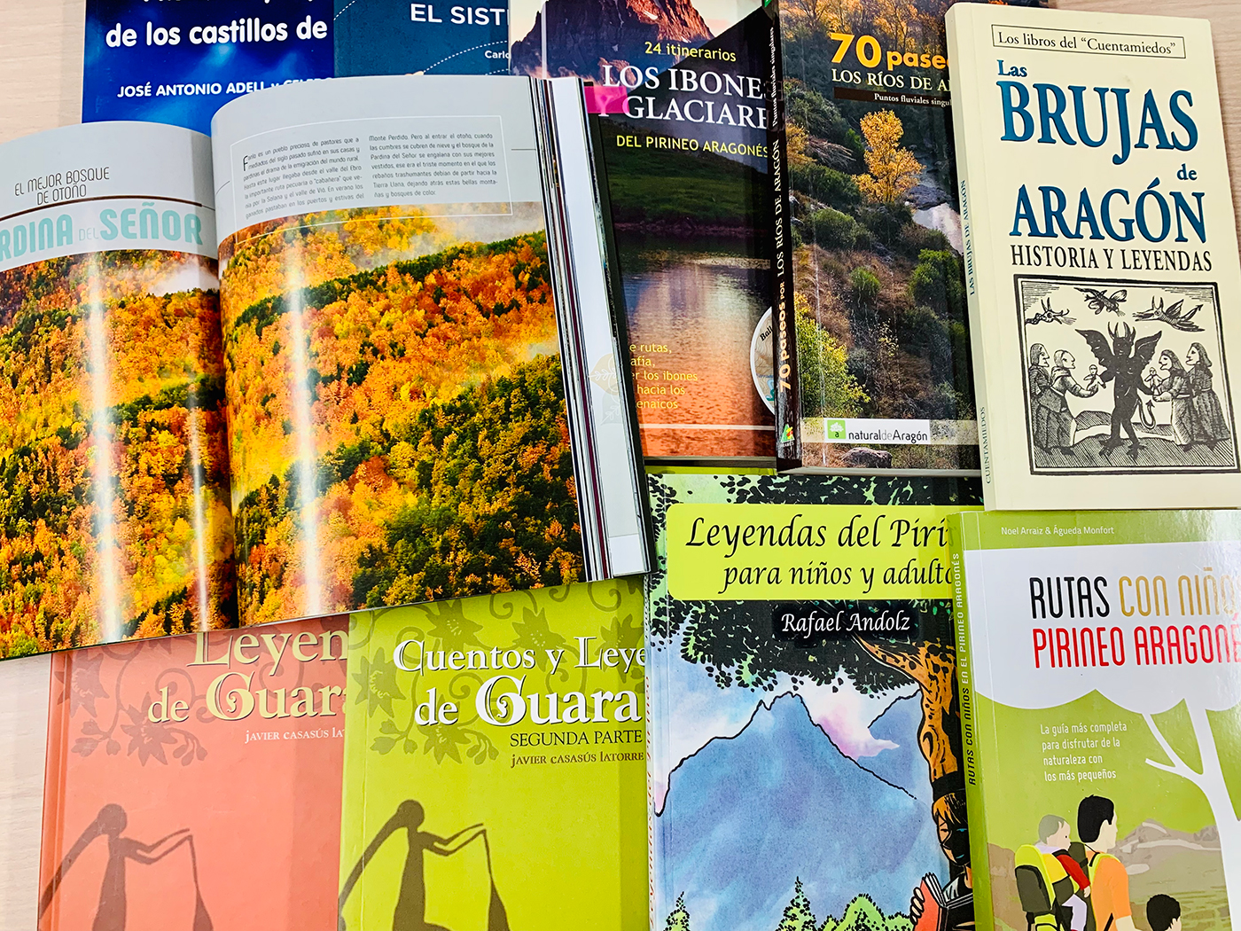#DíadelasLibrerías 📚 18 Libros de Rutas, Cuentos y Leyendas de Huesca que deberías tener!