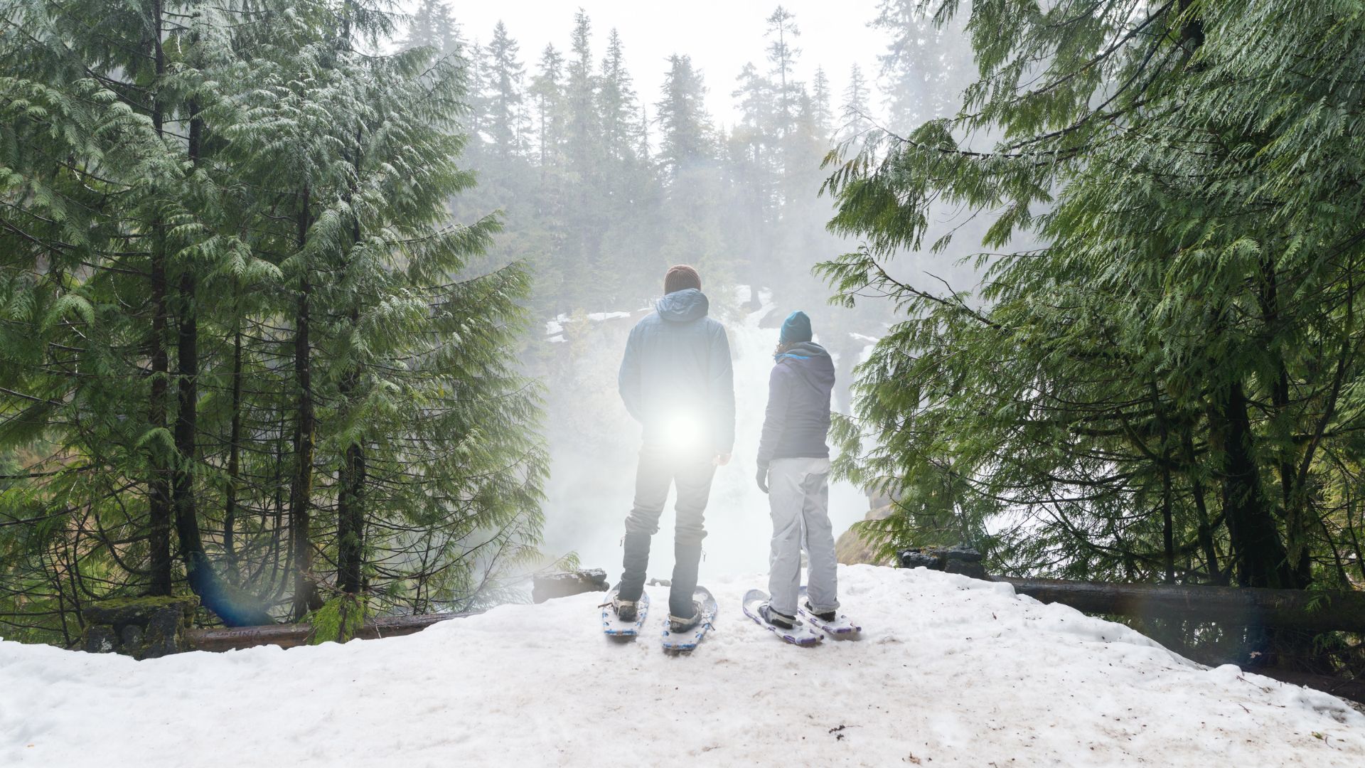 ¿Qué llevar a la nieve? ❄️ Todo lo que necesitas para venir al Pirineo en invierno