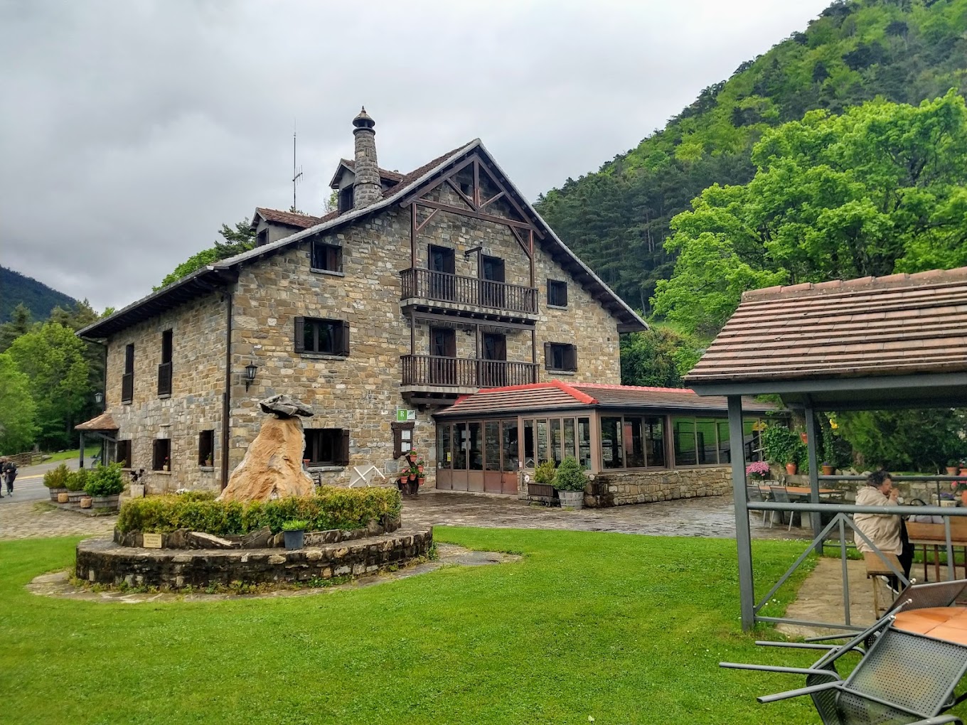 4 bordas where to eat in the valleys of Ansó and Made 🏔️🌲 typical dishes of the high mountains 🥩🥗🔥